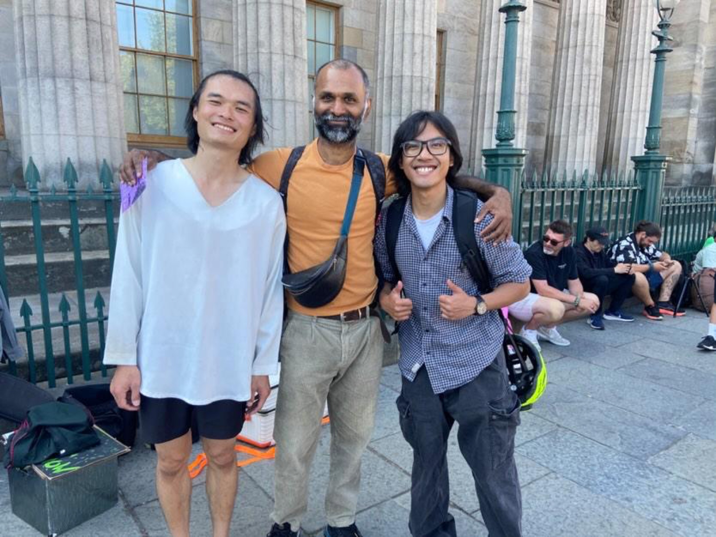 Alvin with Malaysians in Edinburgh Fringe